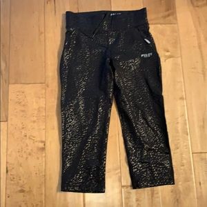 Pilot Capri Leggings